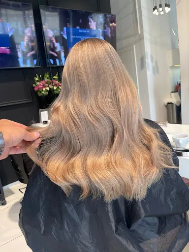 Piotr Sierpiński, Hair